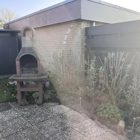 Ferienhaus Lovely Vacation 2 Km From The Beach! *