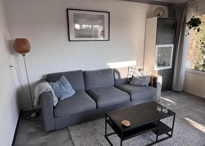 Vakantiehuis Lovely Vacation 2 Km From The Beach!