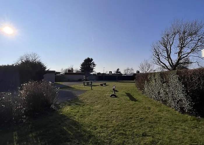 Ferienhaus Lovely Vacation 2 Km From The Beach! Sint Maartensvlotbrug